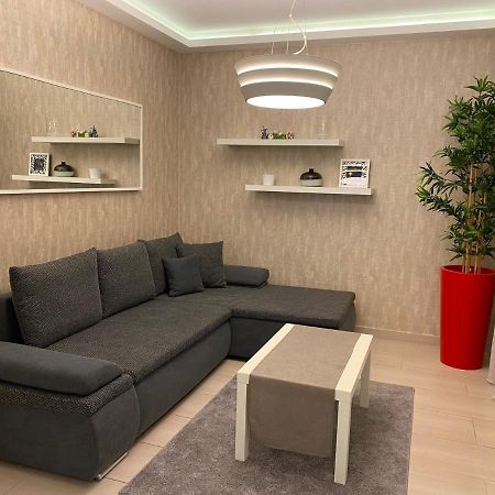 Parizsi Udvar I. Apartment Debrecen Ngoại thất bức ảnh