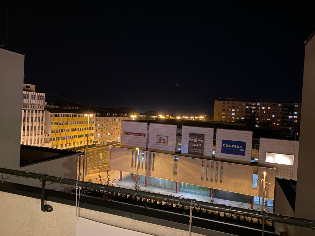 Parizsi Udvar I. Apartment Debrecen Ngoại thất bức ảnh