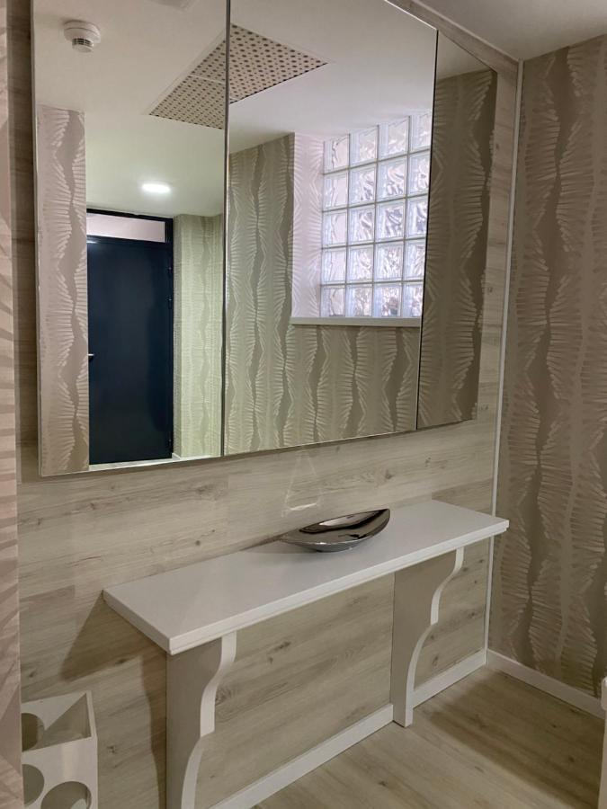Parizsi Udvar I. Apartment Debrecen Ngoại thất bức ảnh